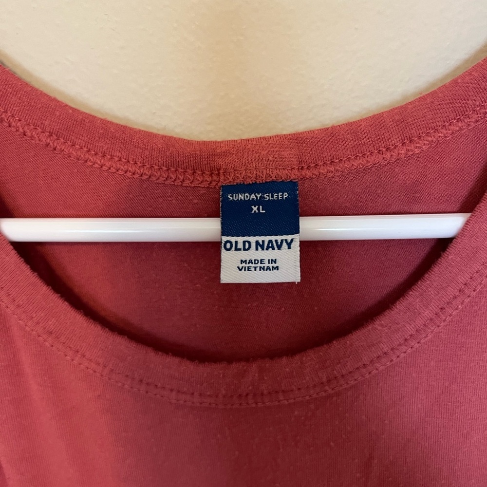 Old Navy Women's Tank Top - Deep Red - Picture 5 of 7